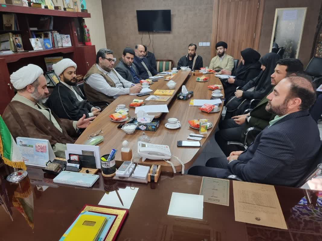 نخستین جلسه کارگروه هنری دهه فجر انقلاب اسلامی به دبیری حوزه هنری خوزستان و با حضور دستگاه‌های عضو این کمیته و مجموعه‌های مردمی برگزار شد.