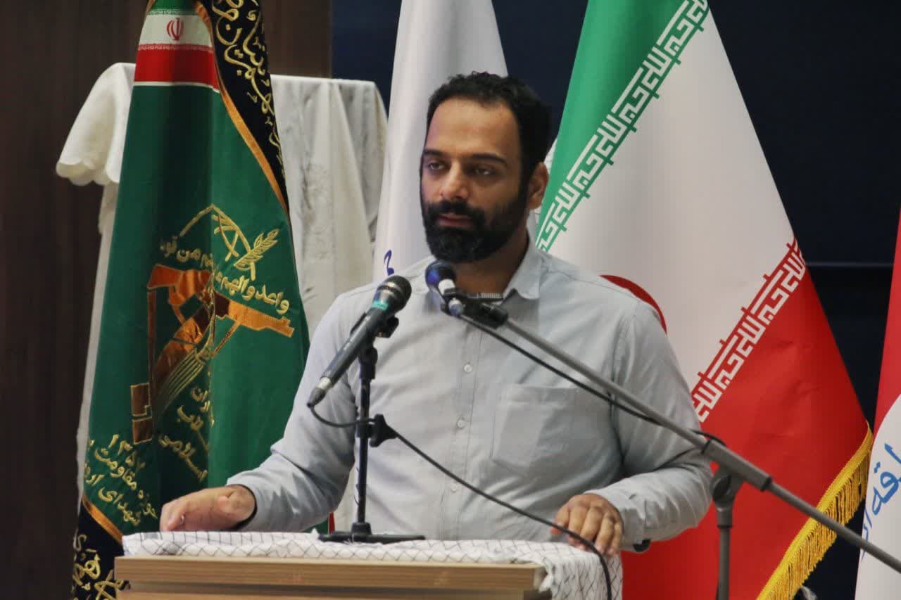 باید حقایق جنگ را به گوش جامعه امروز رساند