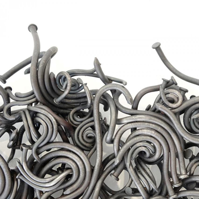 مجسمه هایی ساخته شده از میخ