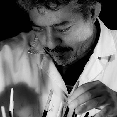 نگاهی بر تابلوهای نقاشی کامیار صادقی