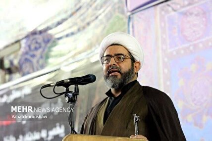 *دعوت امام جمعه موقت اهواز به تماشای فیلم «اسفند»*