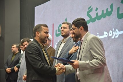 آیین تکریم‌ و‌ معارفه رییس حوزه هنری انقلاب اسلامی خوزستان برگزار شد