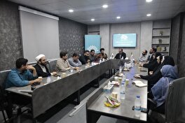 نشست مدیران حوزه هنری انقلاب اسلامی با هنرمندان دزفول برگزار شد